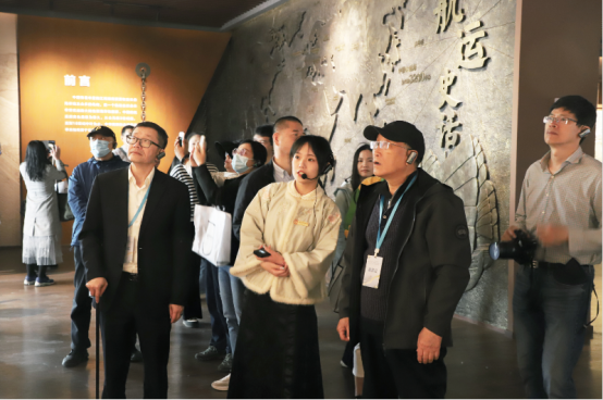 “行走大江大河抒寫水韻書香”百名文化記者采風(fēng)活動(dòng)走進(jìn)皂河(圖1)